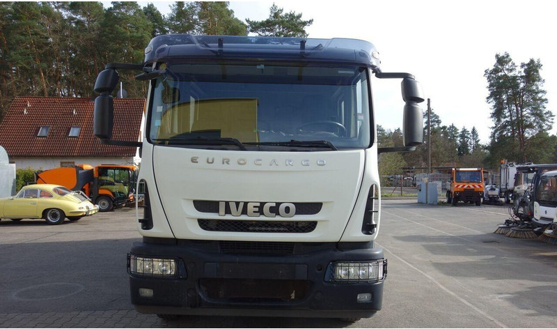 Iveco Eurocargo 120E225 - Workshop truck - Zelfrijdende verkoopwagen: afbeelding 2 Iveco Eurocargo 120E225 - Workshop truck - Zelfrijdende verkoopwagen: afbeelding 2