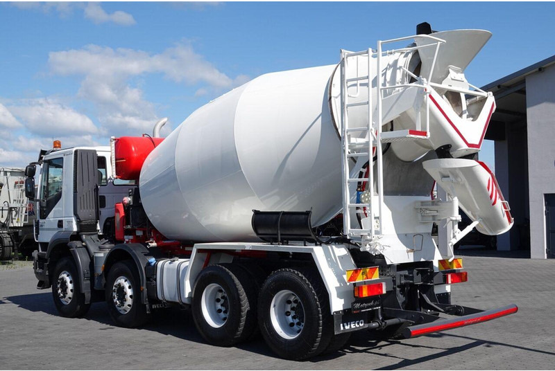Iveco TRAKKER 410 / 8X4 / BETONOMIESZARKA 9 M3 / PUTZMEISTER / ALUFELG - Betonmixer: afbeelding 5 Iveco TRAKKER 410 / 8X4 / BETONOMIESZARKA 9 M3 / PUTZMEISTER / ALUFELG - Betonmixer: afbeelding 5