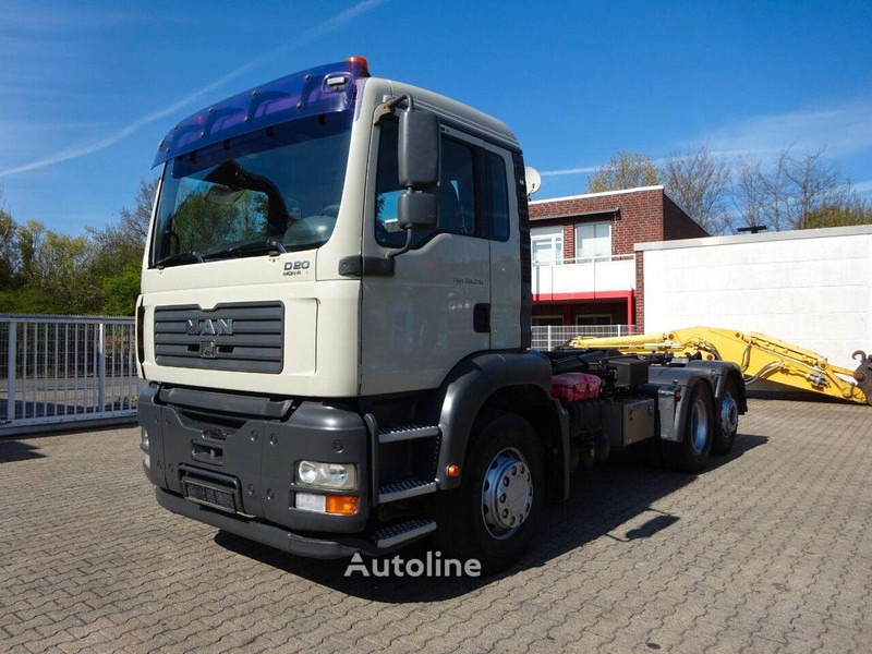 MAN 26.310 TGA - Hook lift truck - Haakarmsysteem vrachtwagen: afbeelding 2 MAN 26.310 TGA - Hook lift truck - Haakarmsysteem vrachtwagen: afbeelding 2