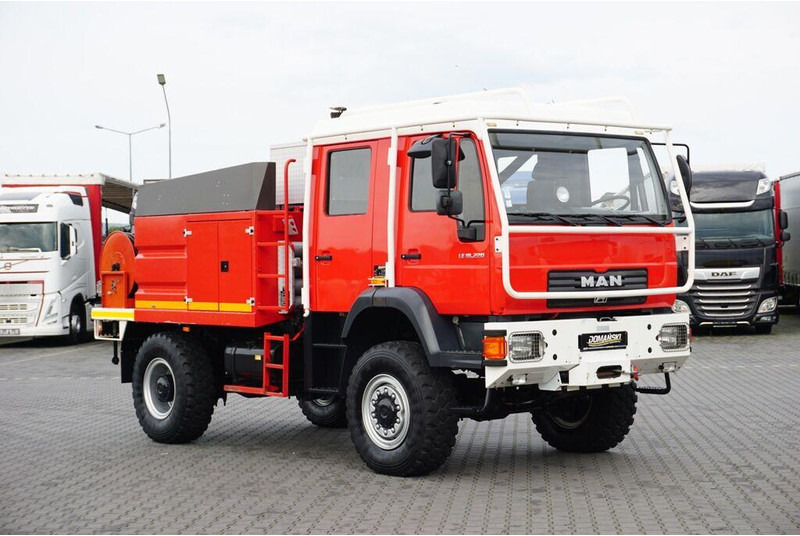 MAN / LE 220 / 4 X 4 / DOKA / STRAŻ POZARNA - Brandweerwagen: afbeelding 2 MAN / LE 220 / 4 X 4 / DOKA / STRAŻ POZARNA - Brandweerwagen: afbeelding 2