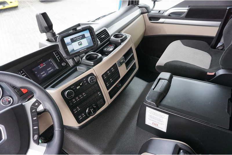 Koelwagen vrachtwagen MAN TGM / 18.250 / EURO 6 / IZOTERMA + WINDA / 19 PALET / OTWIERANY: afbeelding 9 Koelwagen vrachtwagen MAN TGM / 18.250 / EURO 6 / IZOTERMA + WINDA / 19 PALET / OTWIERANY: afbeelding 9