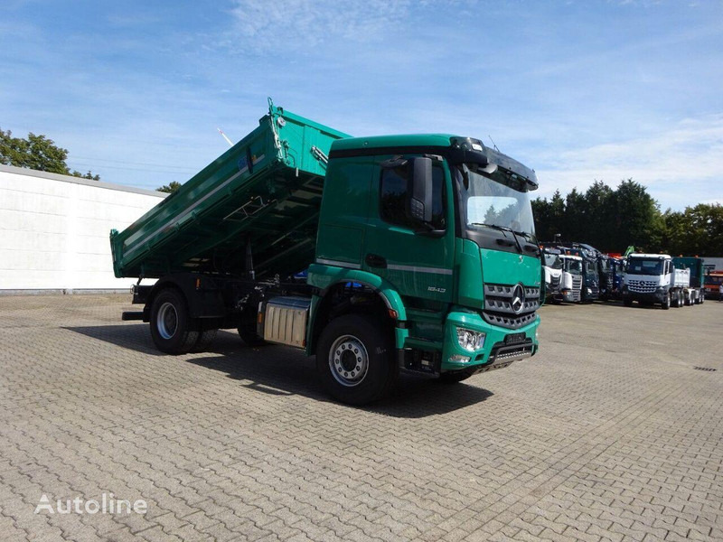 Mercedes-Benz 1843 Arocs 3 way Meiller tipper - Kipper vrachtwagen: afbeelding 2 Mercedes-Benz 1843 Arocs 3 way Meiller tipper - Kipper vrachtwagen: afbeelding 2