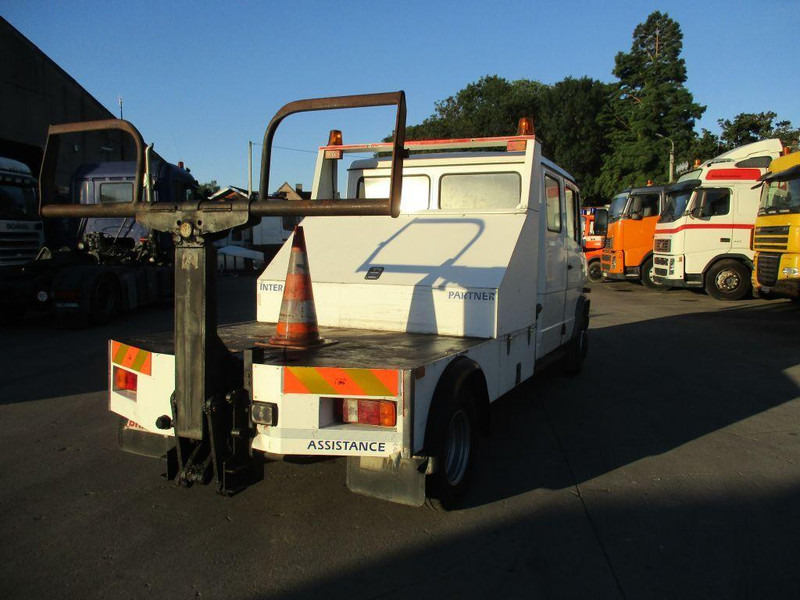 Mercedes-Benz 711D - Doka towing truck - Bergingsvoertuig: afbeelding 3 Mercedes-Benz 711D - Doka towing truck - Bergingsvoertuig: afbeelding 3