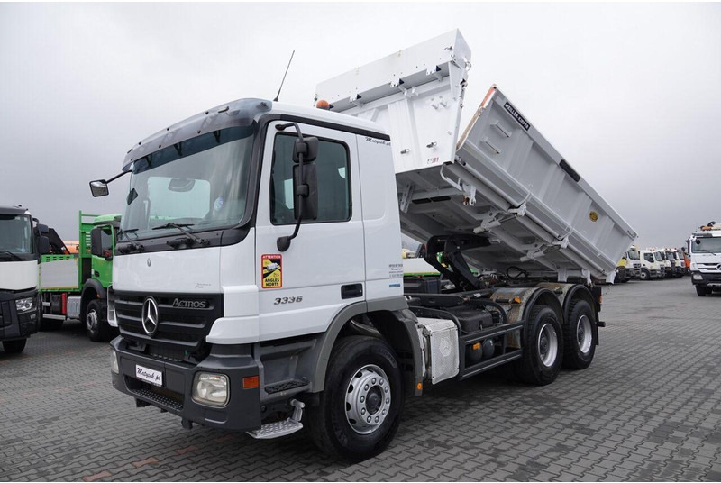 Mercedes-Benz ACTROS 3336 / 6x4 / WYWROTKA / BORDMATIC / HYDROBURTA / MEILLER - Kipper vrachtwagen: afbeelding 3 Mercedes-Benz ACTROS 3336 / 6x4 / WYWROTKA / BORDMATIC / HYDROBURTA / MEILLER - Kipper vrachtwagen: afbeelding 3