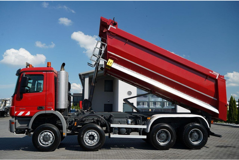 Mercedes-Benz ACTROS 4141 / 8X6 / WYWROTKA TYLNOZSYPOWA / MEILLER KIPPER 5.3M - Kipper vrachtwagen: afbeelding 3 Mercedes-Benz ACTROS 4141 / 8X6 / WYWROTKA TYLNOZSYPOWA / MEILLER KIPPER 5.3M - Kipper vrachtwagen: afbeelding 3