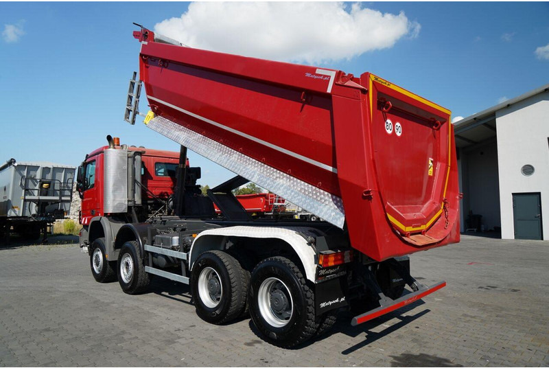 Mercedes-Benz ACTROS 4141 / 8X6 / WYWROTKA TYLNOZSYPOWA / MEILLER KIPPER 5.3M - Kipper vrachtwagen: afbeelding 5 Mercedes-Benz ACTROS 4141 / 8X6 / WYWROTKA TYLNOZSYPOWA / MEILLER KIPPER 5.3M - Kipper vrachtwagen: afbeelding 5