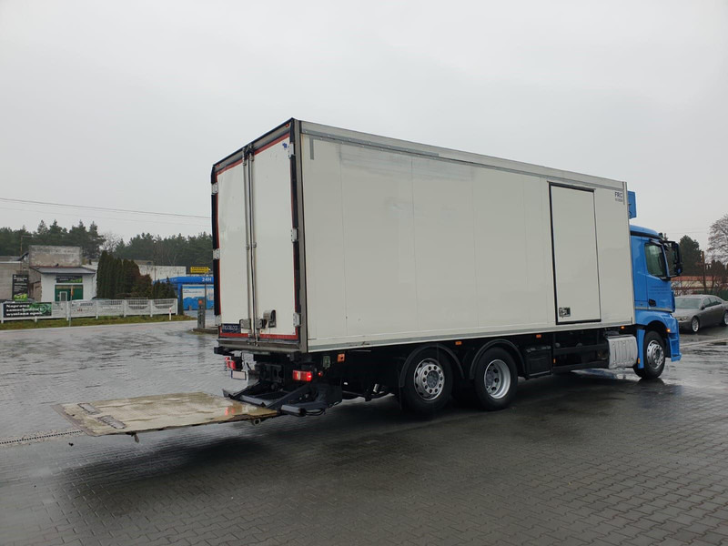 Mercedes-Benz ANTOS 2540 REFRIGERATOR + LIFT + SIDE DOOR - Koelwagen vrachtwagen: afbeelding 4 Mercedes-Benz ANTOS 2540 REFRIGERATOR + LIFT + SIDE DOOR - Koelwagen vrachtwagen: afbeelding 4