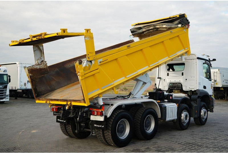 Mercedes-Benz AROCS 3243 / 8x4 / WYWROTKA DWUSTRONNA 6.2 M / HYDROBURTA / HYD - Kipper vrachtwagen: afbeelding 4 Mercedes-Benz AROCS 3243 / 8x4 / WYWROTKA DWUSTRONNA 6.2 M / HYDROBURTA / HYD - Kipper vrachtwagen: afbeelding 4