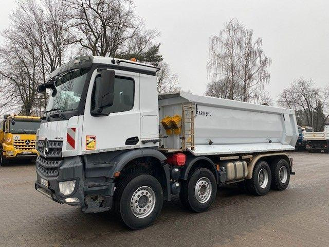 Mercedes-Benz AROCS 3743 - Kipper vrachtwagen: afbeelding 2 Mercedes-Benz AROCS 3743 - Kipper vrachtwagen: afbeelding 2
