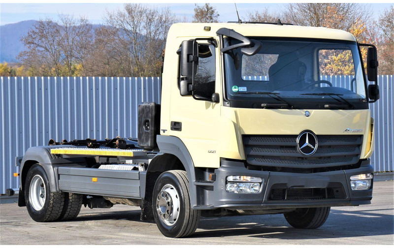 Mercedes-Benz ATEGO 1221 * ABROLLKIPPER * TOPZUSTAND - Haakarmsysteem vrachtwagen: afbeelding 3 Mercedes-Benz ATEGO 1221 * ABROLLKIPPER * TOPZUSTAND - Haakarmsysteem vrachtwagen: afbeelding 3
