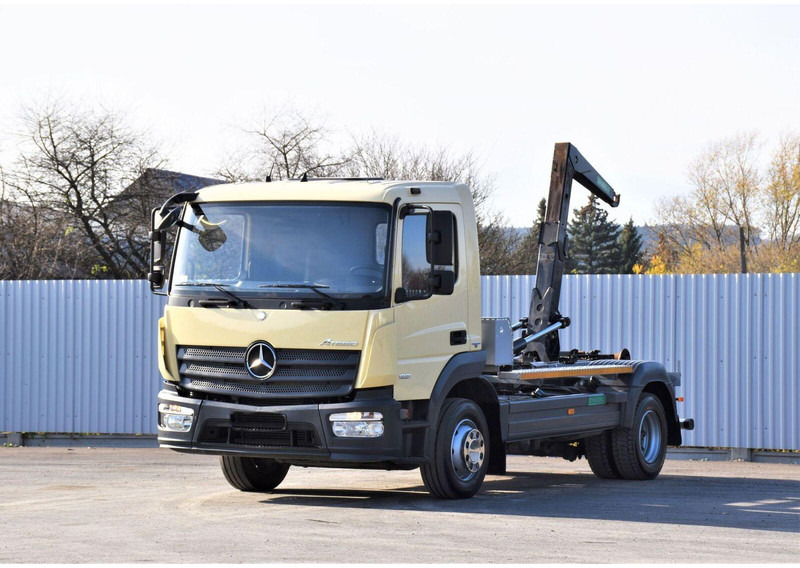 Mercedes-Benz ATEGO 1221 * ABROLLKIPPER * TOPZUSTAND - Haakarmsysteem vrachtwagen: afbeelding 2 Mercedes-Benz ATEGO 1221 * ABROLLKIPPER * TOPZUSTAND - Haakarmsysteem vrachtwagen: afbeelding 2