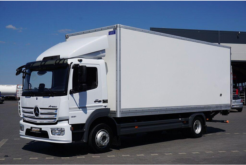 Mercedes-Benz ATEGO / 1221 / ACC / EURO 6 / KONTENER + WINDA / 17 PALET - Bakwagen: afbeelding 1 Mercedes-Benz ATEGO / 1221 / ACC / EURO 6 / KONTENER + WINDA / 17 PALET - Bakwagen: afbeelding 1