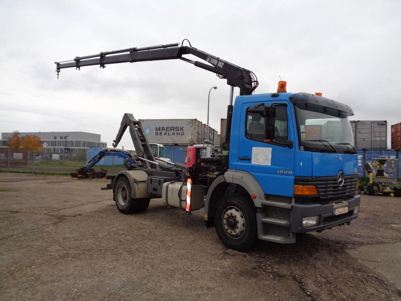 Mercedes-Benz Atego 1828 Hook lift truck + Crane Hiab 102 - Haakarmsysteem vrachtwagen, Kraanwagen: afbeelding 3 Mercedes-Benz Atego 1828 Hook lift truck + Crane Hiab 102 - Haakarmsysteem vrachtwagen, Kraanwagen: afbeelding 3