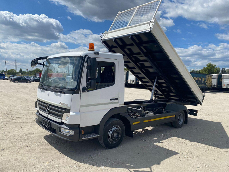 Mercedes-Benz Atego 818 - 3 sided tipper - Kipper vrachtwagen: afbeelding 1 Mercedes-Benz Atego 818 - 3 sided tipper - Kipper vrachtwagen: afbeelding 1