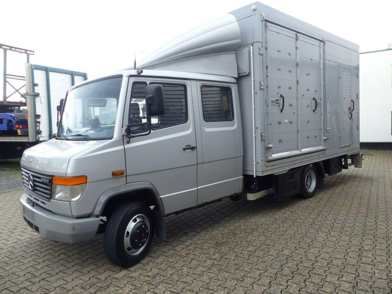 Mercedes-Benz Vario 818 Doka horse transporter + Tail lift - Paardenvrachtwagen: afbeelding 3 Mercedes-Benz Vario 818 Doka horse transporter + Tail lift - Paardenvrachtwagen: afbeelding 3