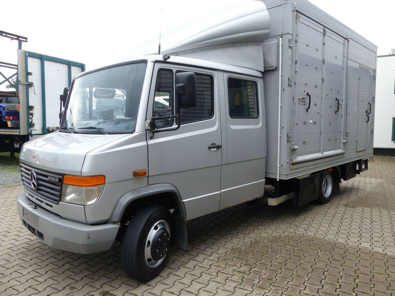 Mercedes-Benz Vario 818 Doka horse transporter + Tail lift - Paardenvrachtwagen: afbeelding 1 Mercedes-Benz Vario 818 Doka horse transporter + Tail lift - Paardenvrachtwagen: afbeelding 1