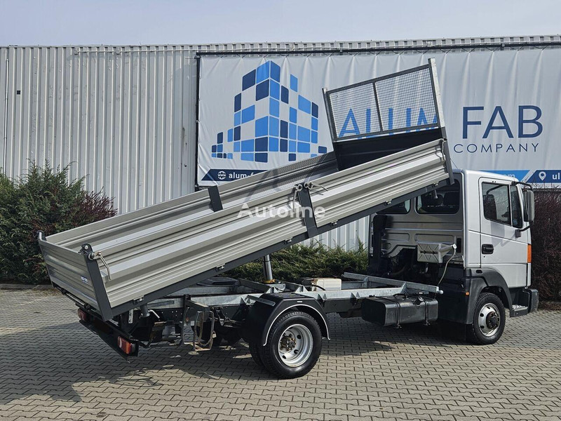 Nissan Atleon 35.110 3 way tipper - Kipper bestelwagen: afbeelding 5 Nissan Atleon 35.110 3 way tipper - Kipper bestelwagen: afbeelding 5
