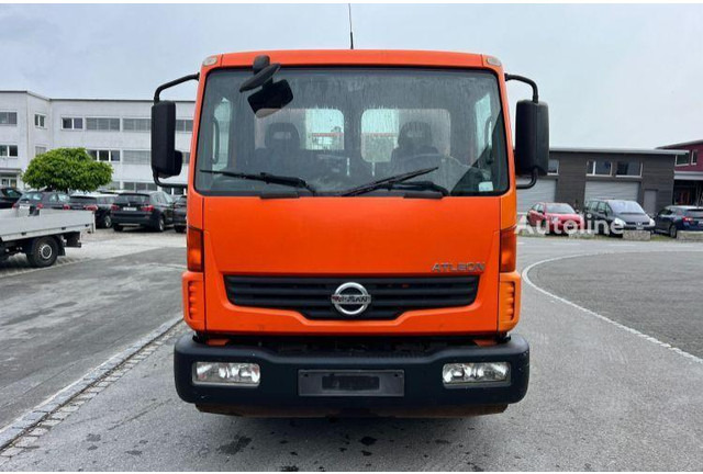 Nissan Atleon 80.19 - Hook lift truck+tipper - Haakarmsysteem vrachtwagen: afbeelding 3 Nissan Atleon 80.19 - Hook lift truck+tipper - Haakarmsysteem vrachtwagen: afbeelding 3
