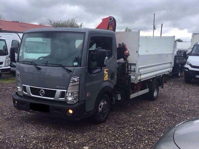 Nissan NT400 - Tipper+crane - Kipper vrachtwagen, Kraanwagen: afbeelding 1 Nissan NT400 - Tipper+crane - Kipper vrachtwagen, Kraanwagen: afbeelding 1