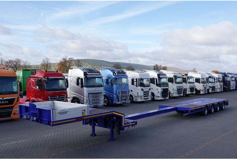 Nooteboom NISKOPODWOZIE / ROZCIĄGANA / 4 OSIOWA / OSIE SKRĘTNE / SAF - Dieplader oplegger: afbeelding 1 Nooteboom NISKOPODWOZIE / ROZCIĄGANA / 4 OSIOWA / OSIE SKRĘTNE / SAF - Dieplader oplegger: afbeelding 1