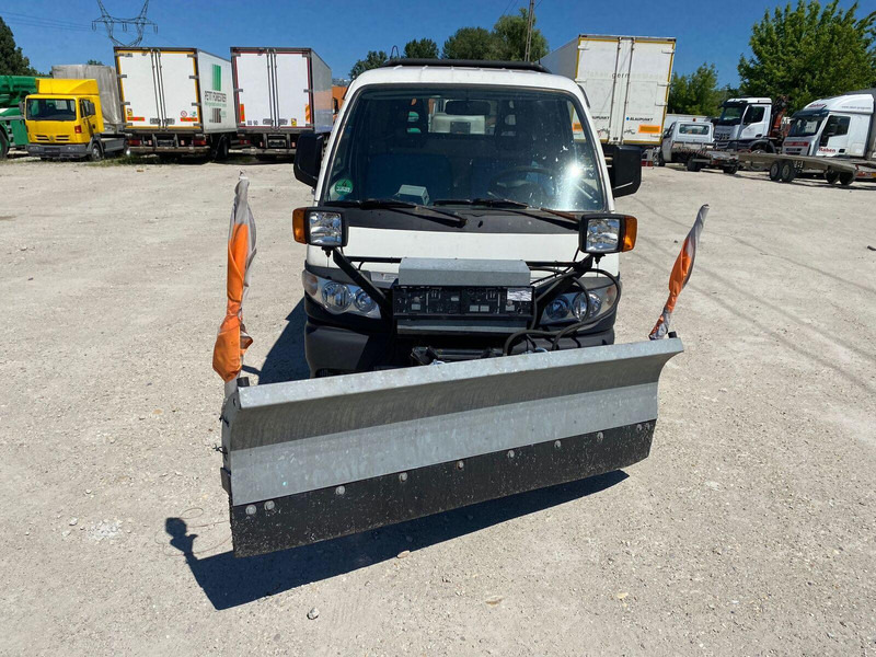Piaggio Porter 1,2 d Pfau S90 - 4x4 - Tipper - snowplow - Kipper bestelwagen: afbeelding 5 Piaggio Porter 1,2 d Pfau S90 - 4x4 - Tipper - snowplow - Kipper bestelwagen: afbeelding 5