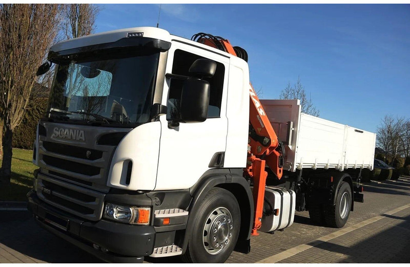 Scania P 250 - 3 way tipper + crane - Kipper vrachtwagen, Kraanwagen: afbeelding 1 Scania P 250 - 3 way tipper + crane - Kipper vrachtwagen, Kraanwagen: afbeelding 1
