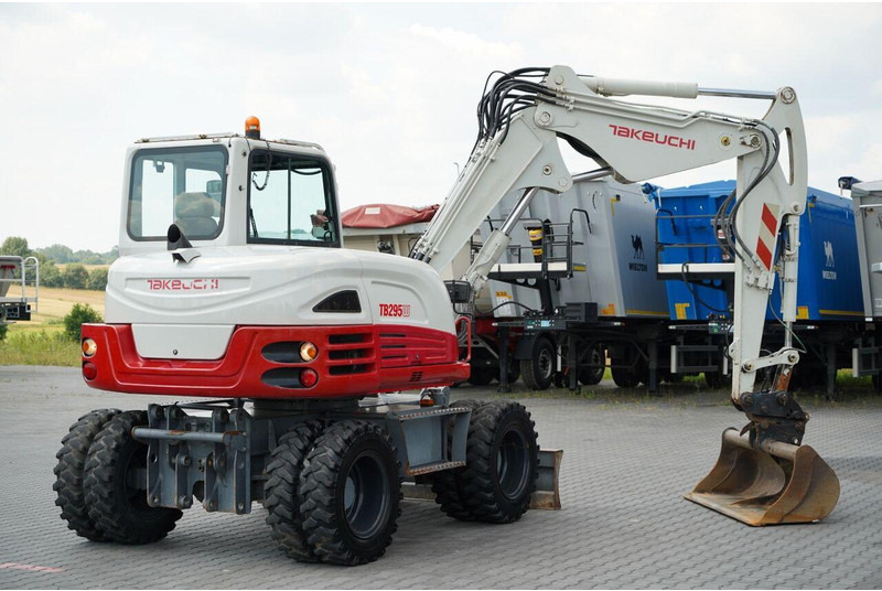 Takeuchi TB 295 W / KOPARKA KOŁOWA / 2016 ROK / PO KONTRAKCIE SERWISOWYM - Mobiele graafmachine: afbeelding 4 Takeuchi TB 295 W / KOPARKA KOŁOWA / 2016 ROK / PO KONTRAKCIE SERWISOWYM - Mobiele graafmachine: afbeelding 4
