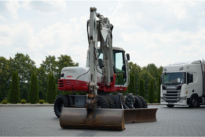 Takeuchi TB 295 W / KOPARKA KOŁOWA / 2016 ROK / PO KONTRAKCIE SERWISOWYM - Mobiele graafmachine: afbeelding 5 Takeuchi TB 295 W / KOPARKA KOŁOWA / 2016 ROK / PO KONTRAKCIE SERWISOWYM - Mobiele graafmachine: afbeelding 5