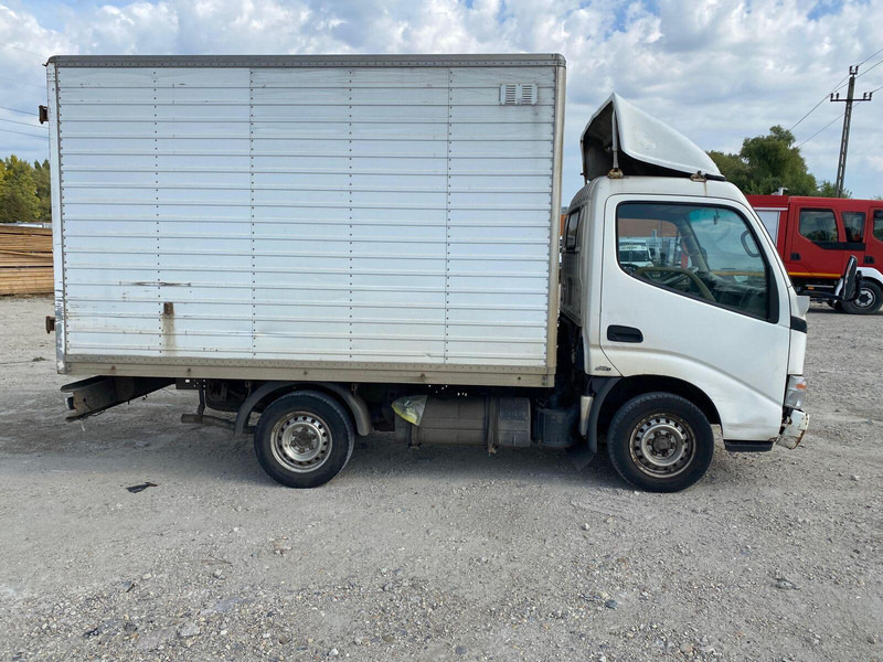 Toyota Dyna 100 3,0 D - Koffer - Bestelwagen gesloten laadbak: afbeelding 4 Toyota Dyna 100 3,0 D - Koffer - Bestelwagen gesloten laadbak: afbeelding 4