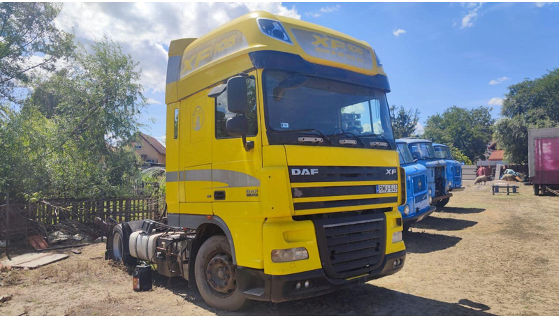 DAF XF 105.410 Tractor Lowdeck - MEGA - Trekker: afbeelding 1 DAF XF 105.410 Tractor Lowdeck - MEGA - Trekker: afbeelding 1