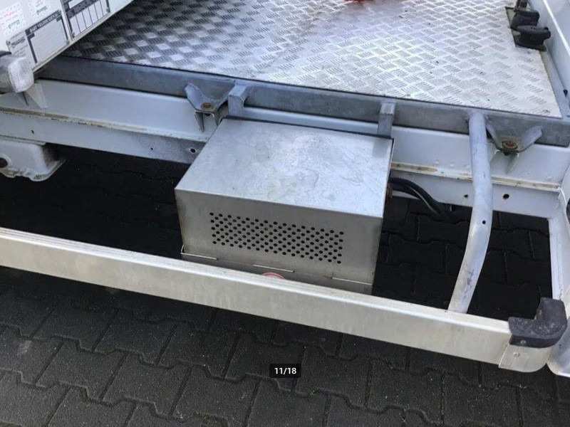 Mercedes-Benz 413 CDI BE Mini Trekker + Workshop Trailer - Trekker: afbeelding 5 Mercedes-Benz 413 CDI BE Mini Trekker + Workshop Trailer - Trekker: afbeelding 5