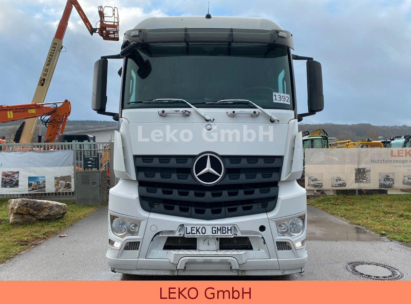 Mercedes-Benz Arocs 4x4 Euro 6 Kipphydraulik - Trekker: afbeelding 2 Mercedes-Benz Arocs 4x4 Euro 6 Kipphydraulik - Trekker: afbeelding 2