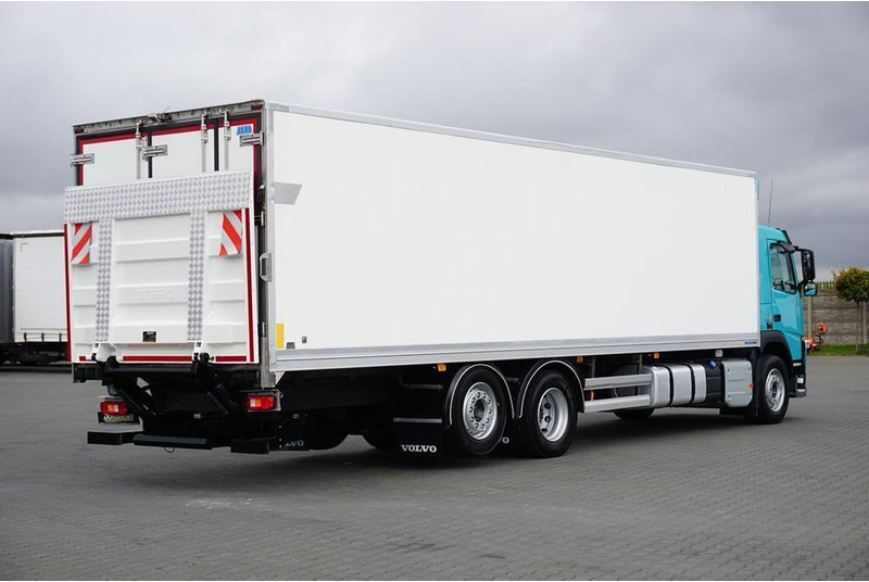 Volvo FM / 330 / E 6 / CHŁODNIA + WINDA / 23 PALETY / OŚ SKRĘTNA / DŁ - Koelwagen vrachtwagen: afbeelding 5 Volvo FM / 330 / E 6 / CHŁODNIA + WINDA / 23 PALETY / OŚ SKRĘTNA / DŁ - Koelwagen vrachtwagen: afbeelding 5