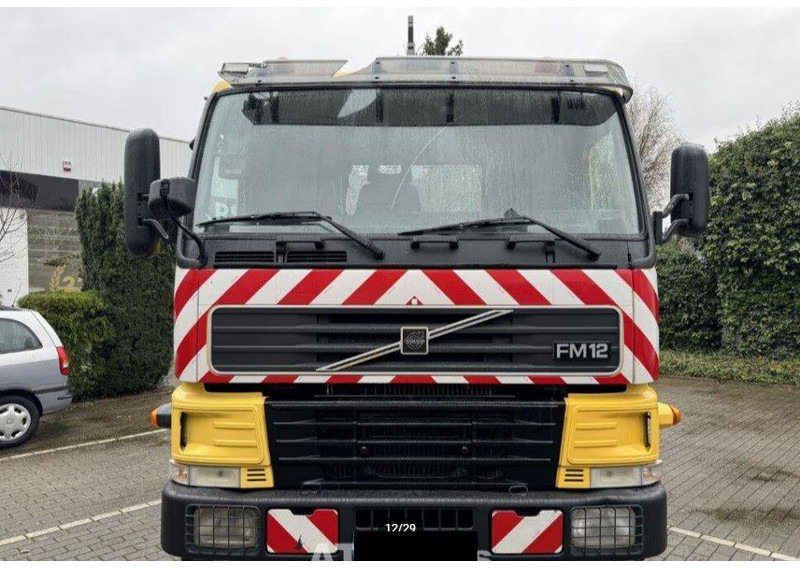 Volvo FM12 6x6 Hook lift - Haakarmsysteem vrachtwagen: afbeelding 2 Volvo FM12 6x6 Hook lift - Haakarmsysteem vrachtwagen: afbeelding 2