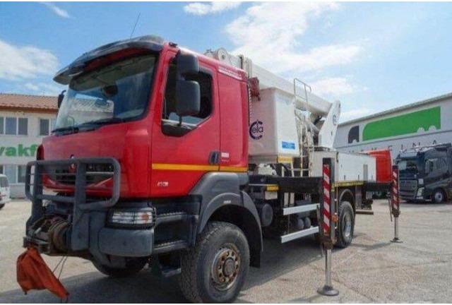 Renault KERAX 410.19 4x4 Emelőkosaras Cela 17m - Vrachtwagen, Kraanwagen: afbeelding 2 Renault KERAX 410.19 4x4 Emelőkosaras Cela 17m - Vrachtwagen, Kraanwagen: afbeelding 2