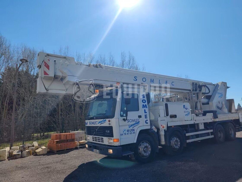 Volvo FL12 - Mounted boom lift truck - Vrachtwagen, Kraanwagen: afbeelding 1 Volvo FL12 - Mounted boom lift truck - Vrachtwagen, Kraanwagen: afbeelding 1