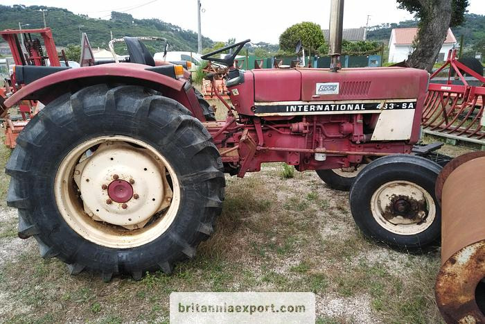 INTERNATIONAL 433 SA Farm Tractor | 2.5L Diesel | 4x2 | Brand New Tyres - Tractor: afbeelding 3 INTERNATIONAL 433 SA Farm Tractor | 2.5L Diesel | 4x2 | Brand New Tyres - Tractor: afbeelding 3