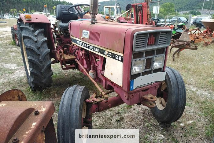 INTERNATIONAL 433 SA Farm Tractor | 2.5L Diesel | 4x2 | Brand New Tyres - Tractor: afbeelding 2 INTERNATIONAL 433 SA Farm Tractor | 2.5L Diesel | 4x2 | Brand New Tyres - Tractor: afbeelding 2