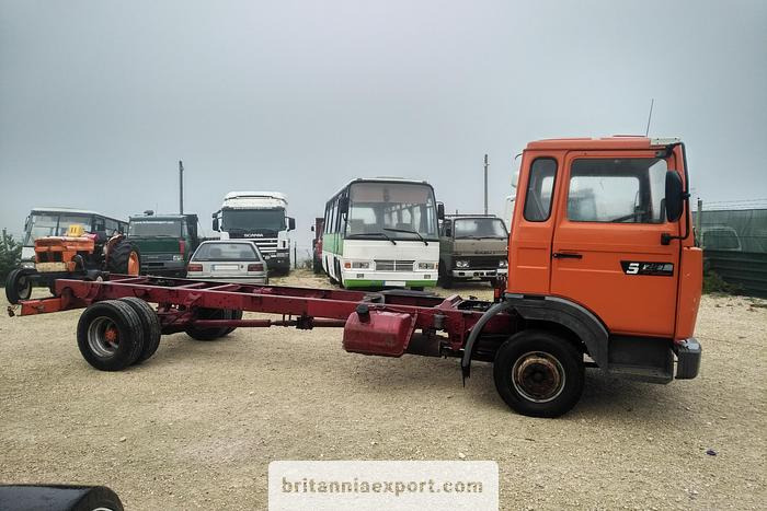 RENAULT Midliner S120 Turbo | Perkins 3.9 diesel engine | ZF manual - Chassis vrachtwagen: afbeelding 4 RENAULT Midliner S120 Turbo | Perkins 3.9 diesel engine | ZF manual - Chassis vrachtwagen: afbeelding 4