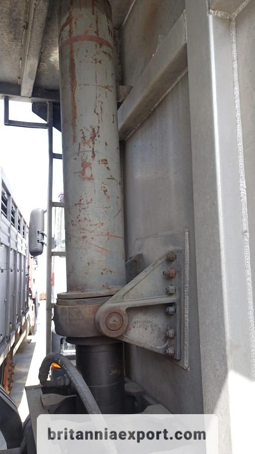 VOLVO FL7 260 Intercooler 6X2 Tipper – 26 Ton | 8 Tyres | Export Ready - Kipper vrachtwagen: afbeelding 5 VOLVO FL7 260 Intercooler 6X2 Tipper – 26 Ton | 8 Tyres | Export Ready - Kipper vrachtwagen: afbeelding 5