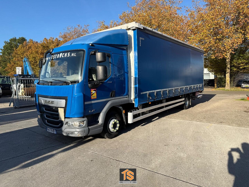 DAF LF 12T 260 AUTOMATIC - LADEBORDWAND - TOP TRUCK - Schuifzeilen vrachtwagen: afbeelding 1 DAF LF 12T 260 AUTOMATIC - LADEBORDWAND - TOP TRUCK - Schuifzeilen vrachtwagen: afbeelding 1