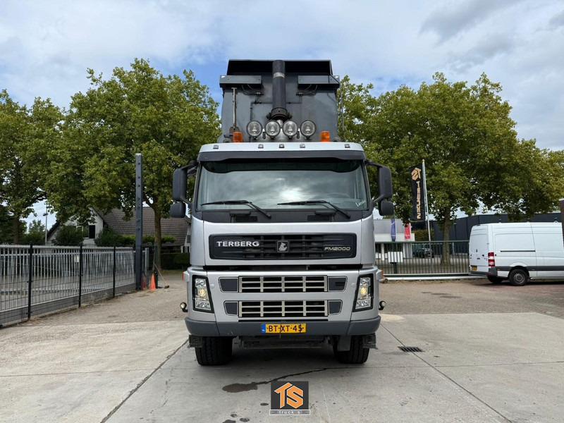 Terberg FM2000-T 8X8 - EURO 5 - AUTOMATIC - KIPPER/TIPPER - NL TRUCK - ISOLATED HARDOX - TOP! - Kipper vrachtwagen: afbeelding 2 Terberg FM2000-T 8X8 - EURO 5 - AUTOMATIC - KIPPER/TIPPER - NL TRUCK - ISOLATED HARDOX - TOP! - Kipper vrachtwagen: afbeelding 2