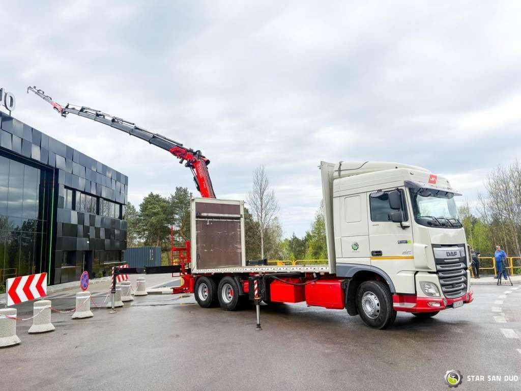 Kraanwagen DAF  XF 440 6x2 Fassi F365 FLY JIBCranePallet Grippe: afbeelding 6