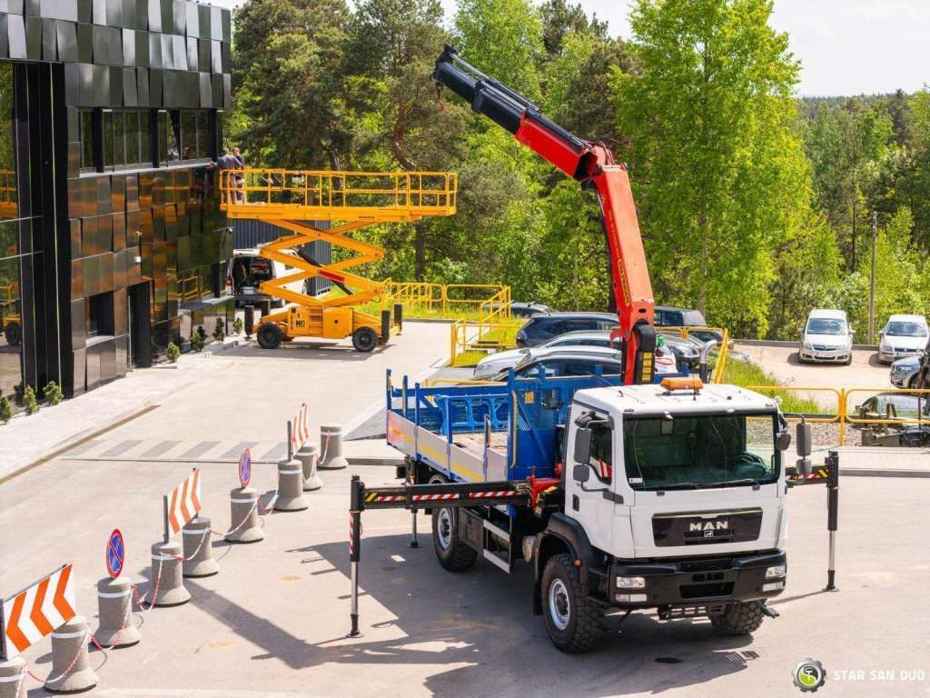 MAN TGM 18 250 4x4 PALFINGER PK 27001 HDS Crane Kra - Kipper vrachtwagen: afbeelding 2 MAN TGM 18 250 4x4 PALFINGER PK 27001 HDS Crane Kra - Kipper vrachtwagen: afbeelding 2