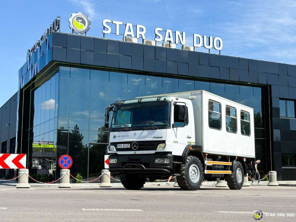 Mercedes-Benz ATEGO 1326 4x4 Double Cab Camper BUS - Chassis vrachtwagen: afbeelding 1 Mercedes-Benz ATEGO 1326 4x4 Double Cab Camper BUS - Chassis vrachtwagen: afbeelding 1