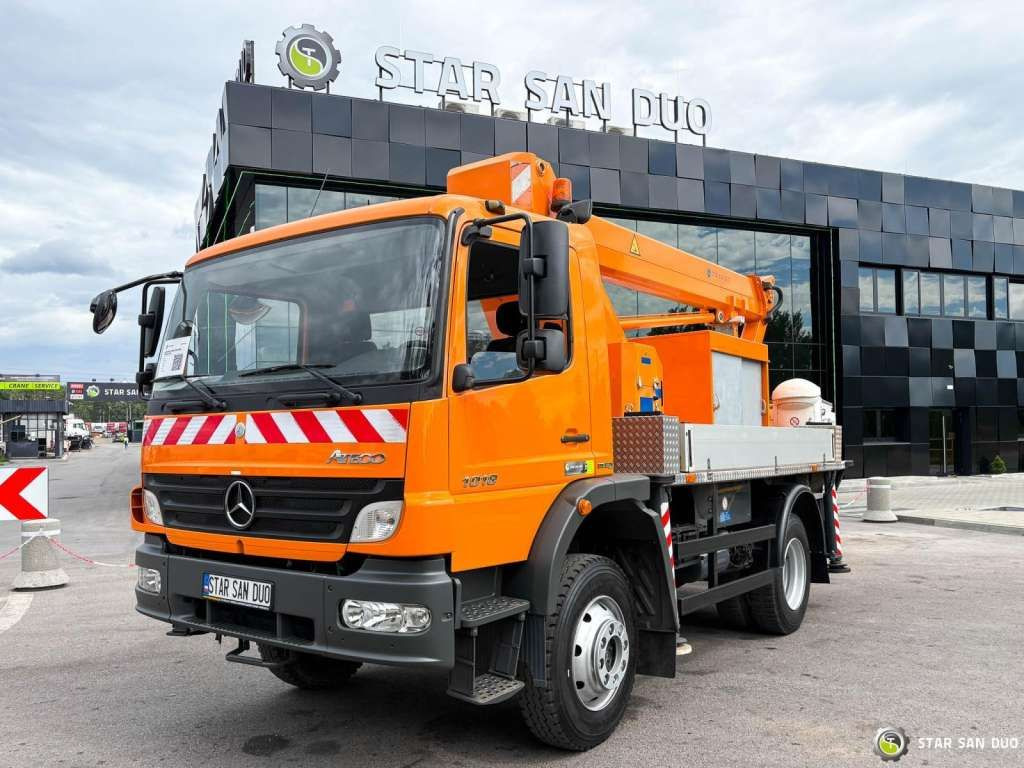 Mercedes-Benz ATEGO 4x4 1018 WUMAG WT 170 Platform Lift 17m - Vrachtwagen hoogwerker: afbeelding 3 Mercedes-Benz ATEGO 4x4 1018 WUMAG WT 170 Platform Lift 17m - Vrachtwagen hoogwerker: afbeelding 3