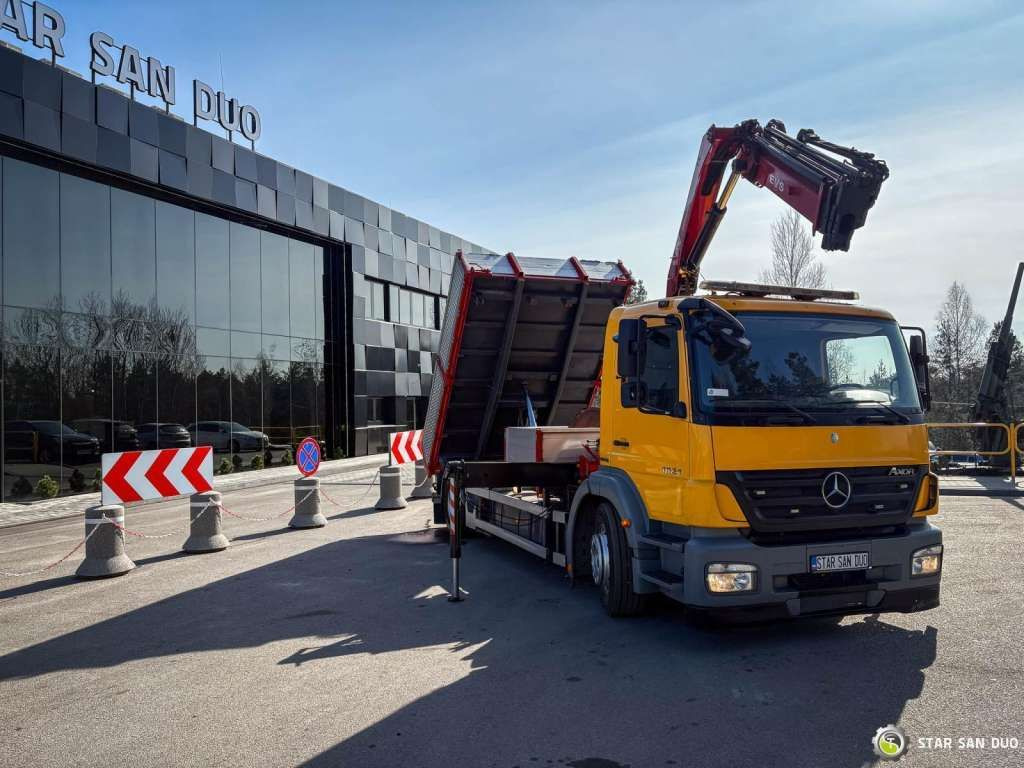 Mercedes-Benz AXOR 1824 4x2 HMF 975 HDS Crane Rotator Kipper Mercedes-Benz AXOR 1824 4x2 HMF 975 HDS Crane Rotator Kipper - Kipper vrachtwagen: afbeelding 2 Mercedes-Benz AXOR 1824 4x2 HMF 975 HDS Crane Rotator Kipper Mercedes-Benz AXOR 1824 4x2 HMF 975 HDS Crane Rotator Kipper - Kipper vrachtwagen: afbeelding 2