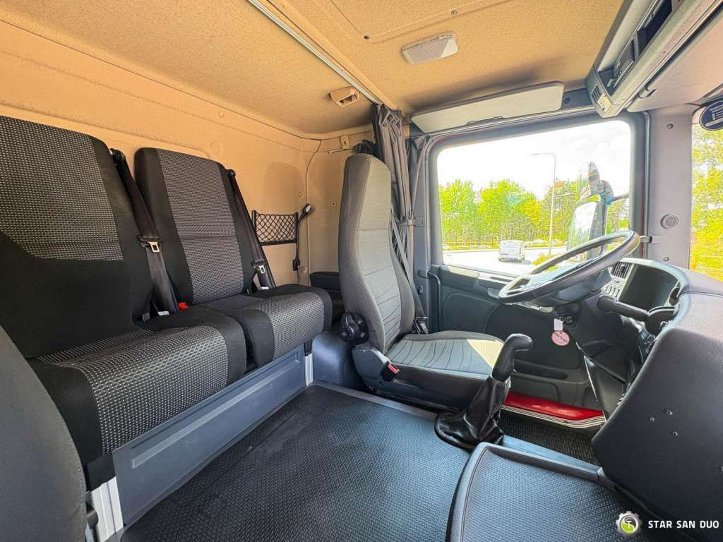 Scania D 320 FIRE BRIGADE Tank 12,000 Litres - Vrachtwagen: afbeelding 4 Scania D 320 FIRE BRIGADE Tank 12,000 Litres - Vrachtwagen: afbeelding 4