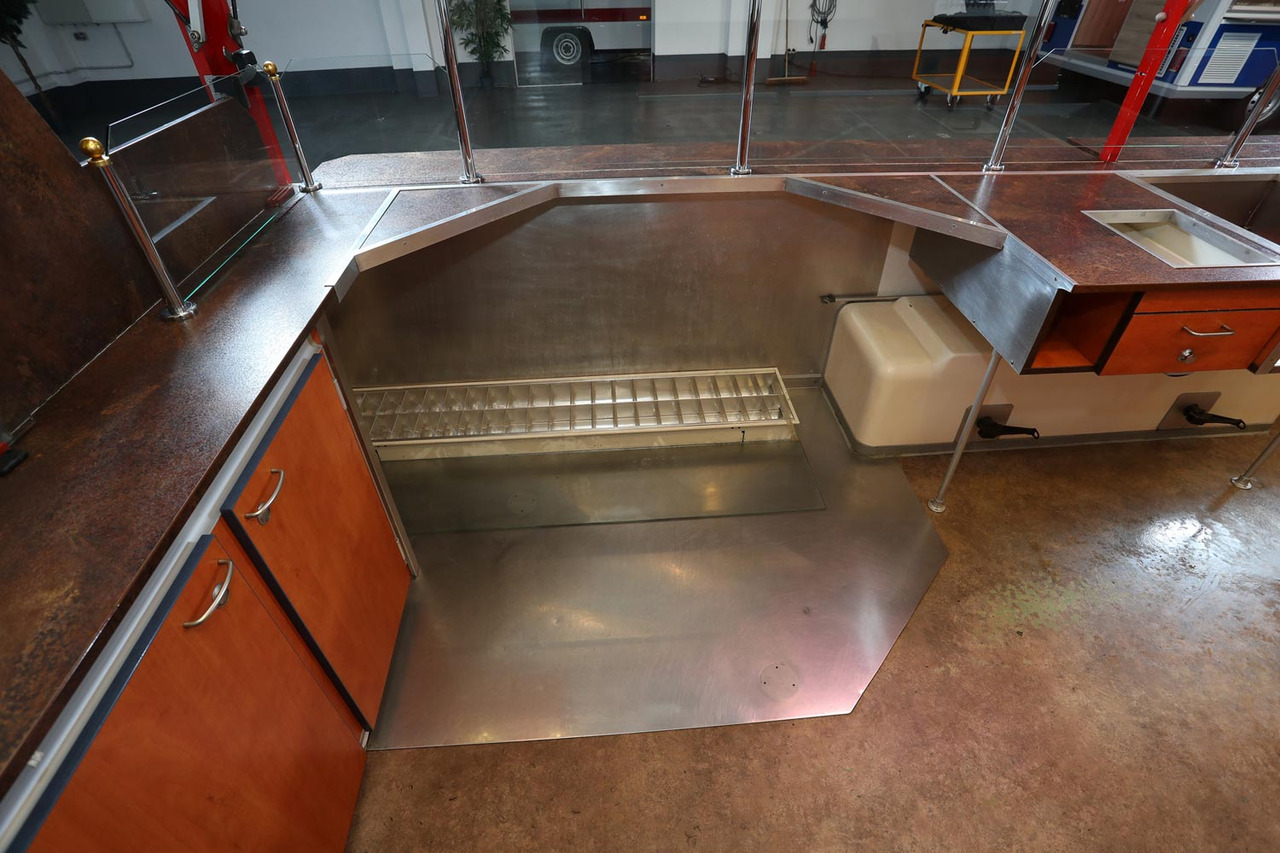 Verkaufsanhänger BORCO HÖHNS - Verkoopwagen: afbeelding 2 Verkaufsanhänger BORCO HÖHNS - Verkoopwagen: afbeelding 2