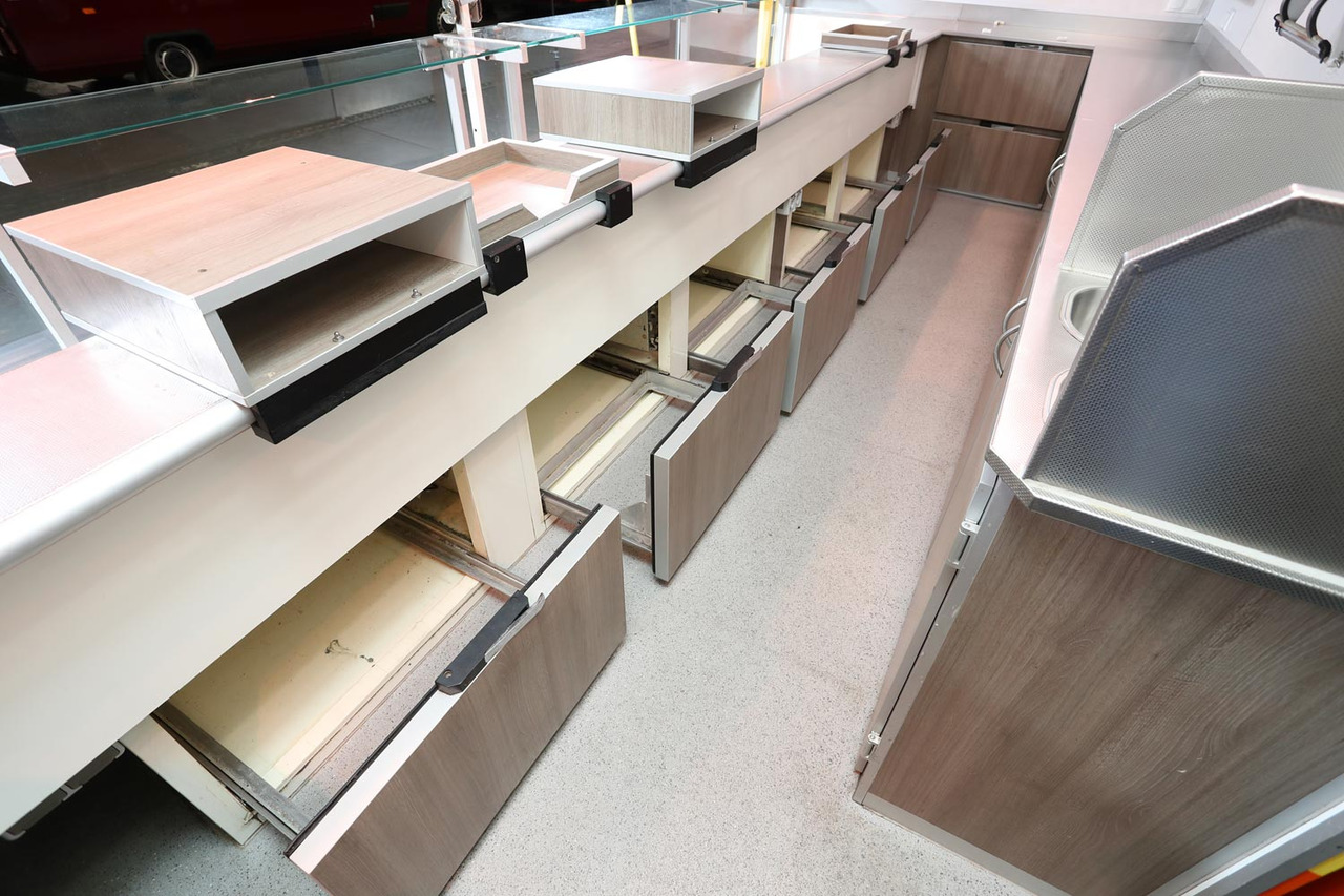 Wochenmarktmobil Esselmann - Zelfrijdende verkoopwagen: afbeelding 5 Wochenmarktmobil Esselmann - Zelfrijdende verkoopwagen: afbeelding 5